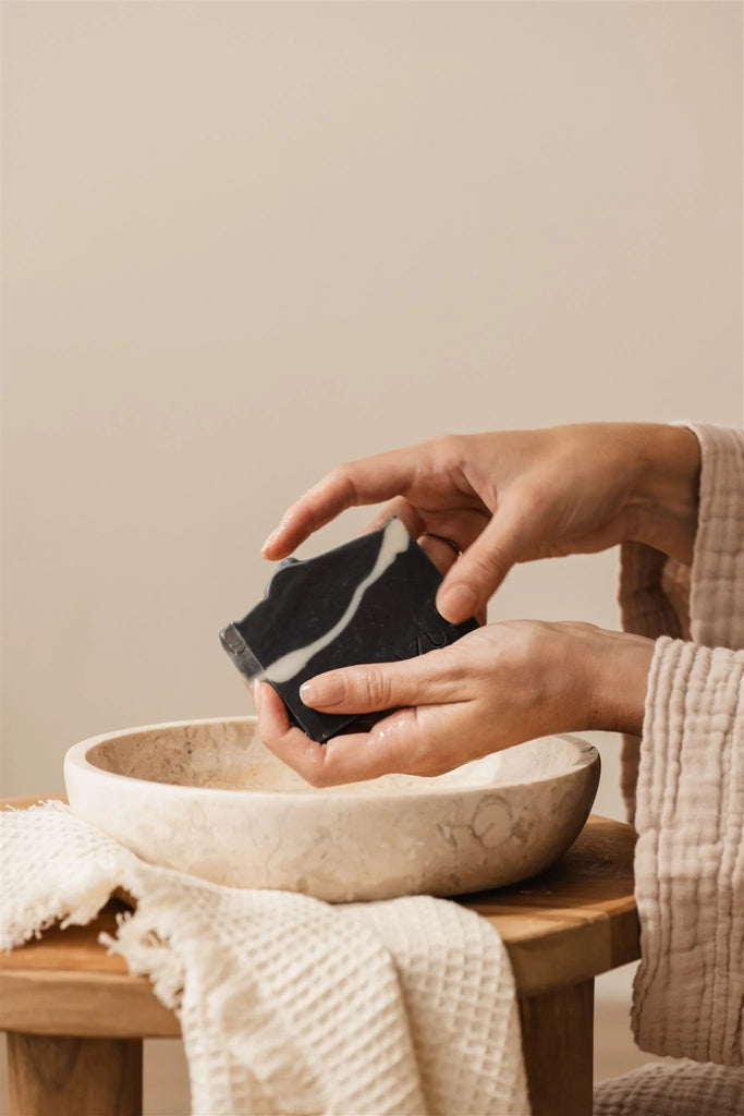 Balck Beauty - natural Facial Cleaner Bar