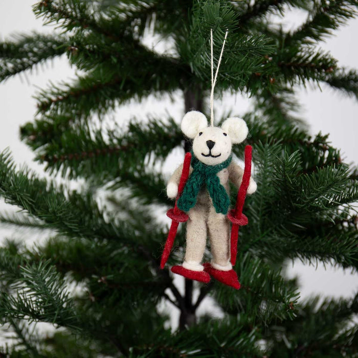 Skiing Mouse